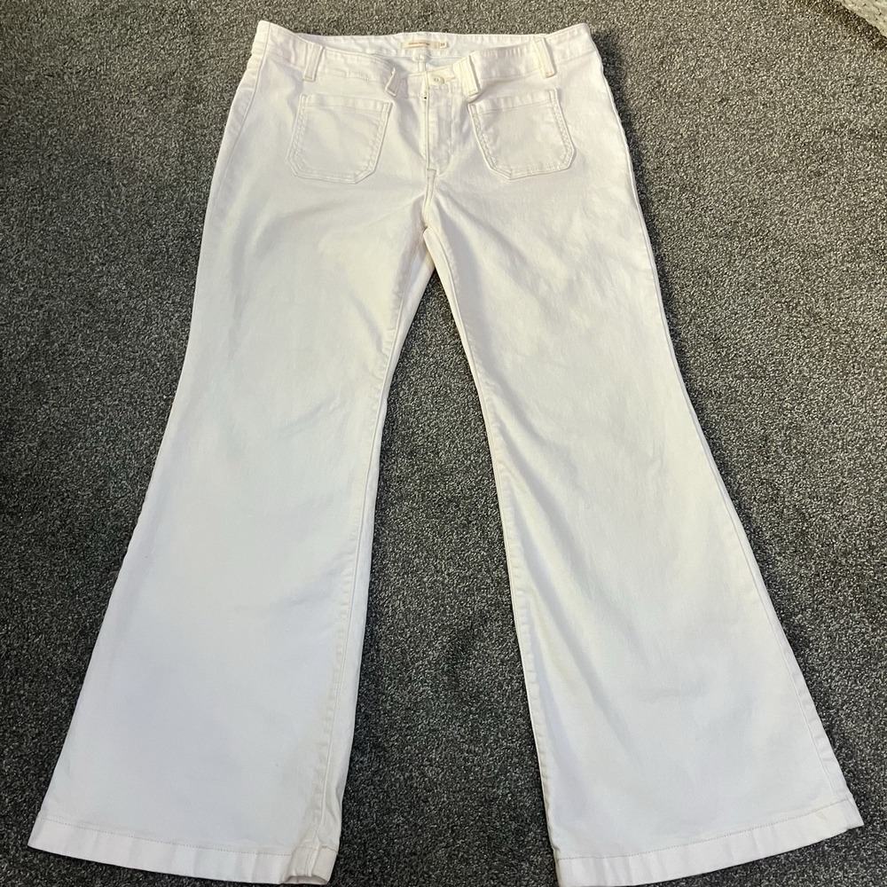 Levi's Jeans Women's Size 33x30 Superlow Flare Ivory Stretch Denim Boho Hippie